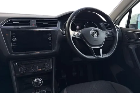 18 of 64 for Volkswagen Tiguan 1.4 TSI SE Navigation Euro 6 (s/s) 5dr