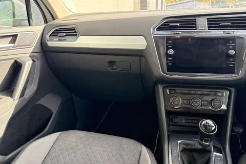 20 of 64 for Volkswagen Tiguan 1.4 TSI SE Navigation Euro 6 (s/s) 5dr