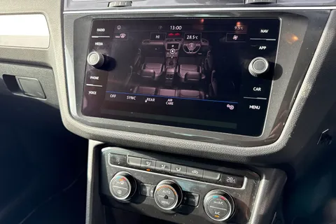 22 of 64 for Volkswagen Tiguan 1.4 TSI SE Navigation Euro 6 (s/s) 5dr