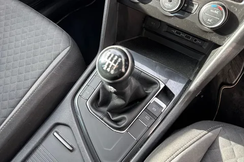 23 of 64 for Volkswagen Tiguan 1.4 TSI SE Navigation Euro 6 (s/s) 5dr