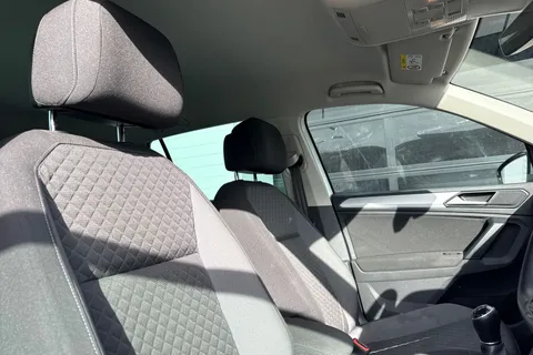 24 of 64 for Volkswagen Tiguan 1.4 TSI SE Navigation Euro 6 (s/s) 5dr