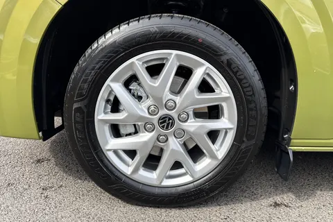 BA25KXR Volkswagen Transporter 2.0 TDI 150 Commerce Pro Van Automatic Thumbnail #13