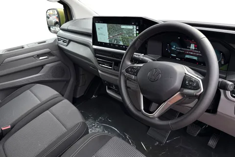 BA25KXR Volkswagen Transporter 2.0 TDI 150 Commerce Pro Van Automatic Thumbnail #14