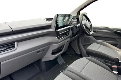 BA25KXR Volkswagen Transporter 2.0 TDI 150 Commerce Pro Van Automatic Thumbnail #15