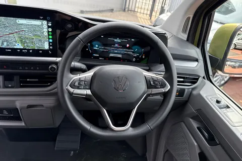 BA25KXR Volkswagen Transporter 2.0 TDI 150 Commerce Pro Van Automatic Thumbnail #18