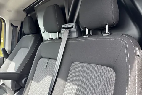 BA25KXR Volkswagen Transporter 2.0 TDI 150 Commerce Pro Van Automatic Thumbnail #19