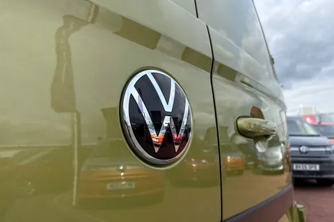 BA25KXR Volkswagen Transporter 2.0 TDI 150 Commerce Pro Van Automatic Thumbnail #47