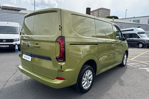 BA25KXR Volkswagen Transporter 2.0 TDI 150 Commerce Pro Van Automatic Thumbnail #56