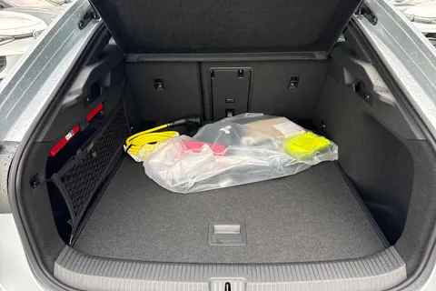  Volkswagen Id.7 Pro 77kWh Match Plus Fastback Auto 5dr Thumbnail #7