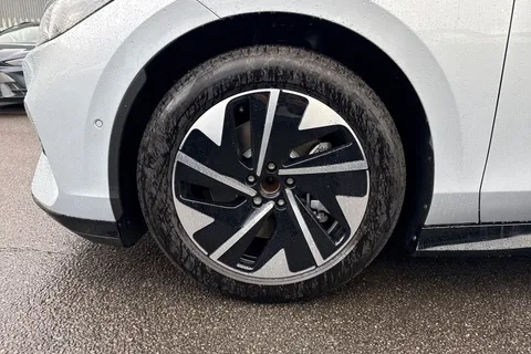  Volkswagen Id.7 Pro 77kWh Match Plus Fastback Auto 5dr Thumbnail #10