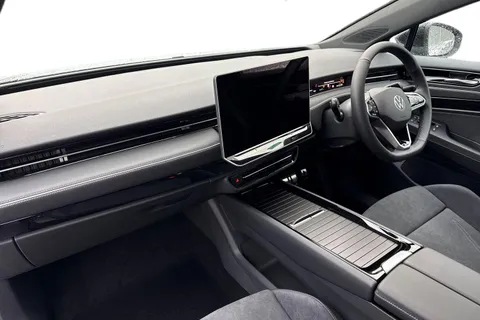  Volkswagen Id.7 Pro 77kWh Match Plus Fastback Auto 5dr Thumbnail #15