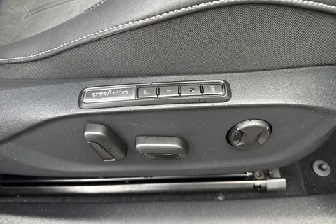  Volkswagen Id.7 Pro 77kWh Match Plus Fastback Auto 5dr Thumbnail #32