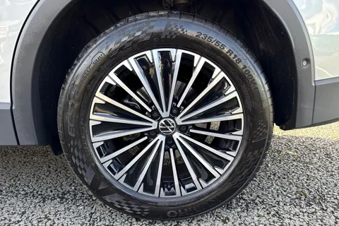 CY25GOJ Volkswagen Tiguan 2.0 TDI Match 5dr DSG ⭐Winter pack, Steel space saver spare wheel ⭐ Thumbnail #11