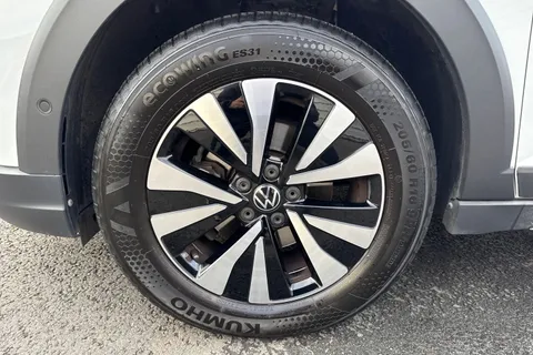 FD71OMG Volkswagen Taigo 1.0 TSI Life Euro 6 (s/s) 5dr Thumbnail #10