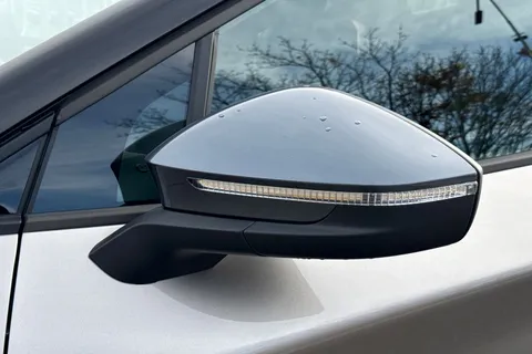 KP25VLG CUPRA Tavascan 77kWh V1 SUV Coupe Auto 5dr Thumbnail #31