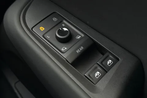 KP25VLG CUPRA Tavascan 77kWh V1 SUV Coupe Auto 5dr Thumbnail #34