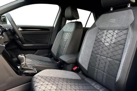  Volkswagen T-Roc 1.5 TSI Black Edition Plus SUV 5dr Petrol DSG Euro 6 (s/s) (150 ps) Thumbnail #16