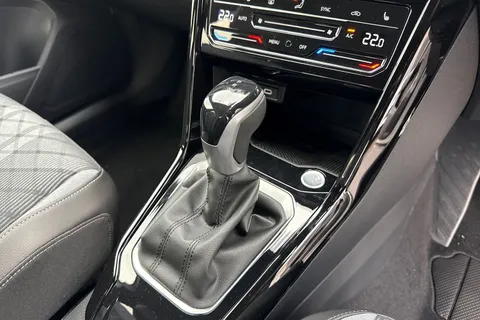  Volkswagen T-Roc 1.5 TSI Black Edition Plus SUV 5dr Petrol DSG Euro 6 (s/s) (150 ps) Thumbnail #23