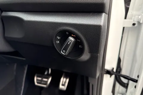  Volkswagen T-Roc 1.5 TSI Black Edition Plus SUV 5dr Petrol DSG Euro 6 (s/s) (150 ps) Thumbnail #32