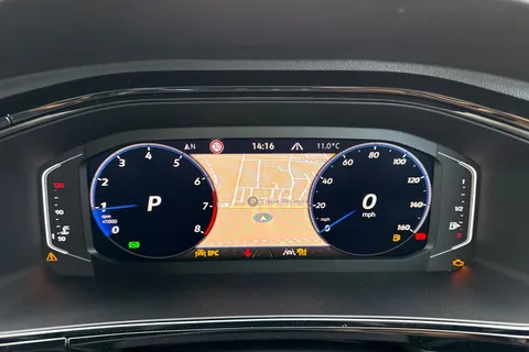  Volkswagen T-Roc 1.5 TSI Black Edition Plus SUV 5dr Petrol DSG Euro 6 (s/s) (150 ps) Thumbnail #36