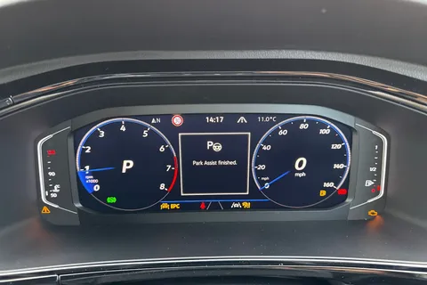  Volkswagen T-Roc 1.5 TSI Black Edition Plus SUV 5dr Petrol DSG Euro 6 (s/s) (150 ps) Thumbnail #42