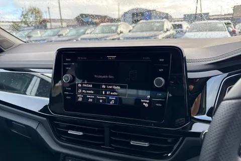  Volkswagen T-Roc 1.5 TSI Black Edition Plus SUV 5dr Petrol DSG Euro 6 (s/s) (150 ps) Thumbnail #46