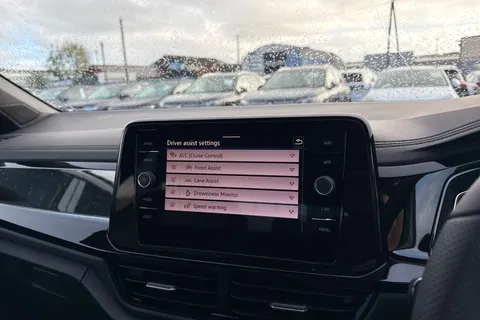  Volkswagen T-Roc 1.5 TSI Black Edition Plus SUV 5dr Petrol DSG Euro 6 (s/s) (150 ps) Thumbnail #51