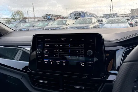  Volkswagen T-Roc 1.5 TSI Black Edition Plus SUV 5dr Petrol DSG Euro 6 (s/s) (150 ps) Thumbnail #52