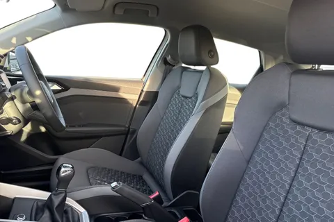  Audi A1 1.0 TFSI 30 Sport Sportback Euro 6 (s/s) 5dr Thumbnail #16