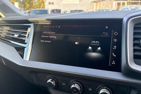  Audi A1 1.0 TFSI 30 Sport Sportback Euro 6 (s/s) 5dr Thumbnail #40