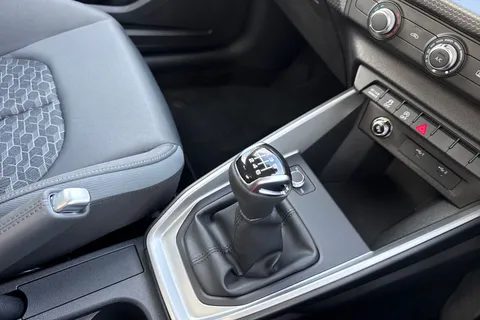  Audi A1 1.0 TFSI 30 Sport Sportback Euro 6 (s/s) 5dr Thumbnail #55