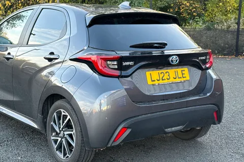 LJ23JLE Toyota Yaris 1.5 VVT-h Design E-CVT Euro 6 (s/s) 5dr Thumbnail #9