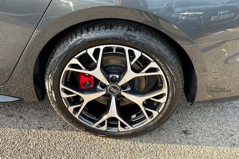 Audi A6 Avant 2.0 TDI Edition 1 S Tronic quattro Euro 6 (s/s) 5dr Thumbnail #22