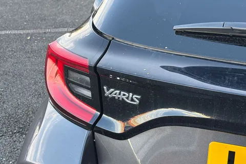 LJ23JLE Toyota Yaris 1.5 VVT-h Design E-CVT Euro 6 (s/s) 5dr Thumbnail #31