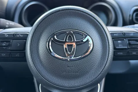 LJ23JLE Toyota Yaris 1.5 VVT-h Design E-CVT Euro 6 (s/s) 5dr Thumbnail #33