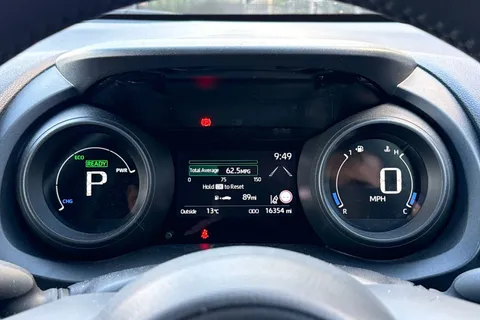 LJ23JLE Toyota Yaris 1.5 VVT-h Design E-CVT Euro 6 (s/s) 5dr Thumbnail #36