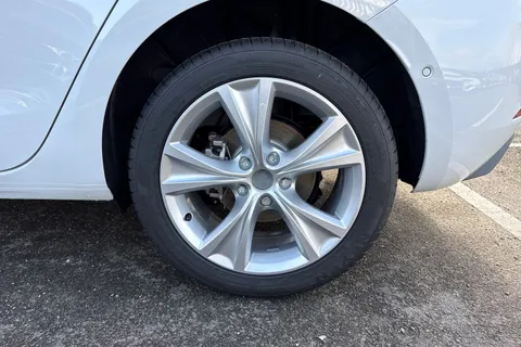 SEAT Leon 1.5 eHybrid 25.8kWh FR DSG Euro 6 (s/s) 5dr Thumbnail #11