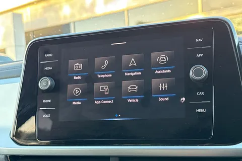 DA25LLJ Volkswagen T-Roc 1.5 TSI Match 5dr DSG | Rear Camera | App Connect Thumbnail #18