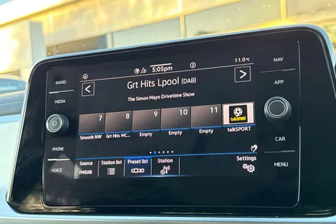 DA25LLJ Volkswagen T-Roc 1.5 TSI Match 5dr DSG | Rear Camera | App Connect Thumbnail #28