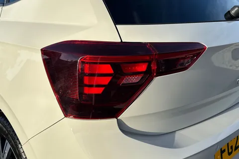 FG22HKP Volkswagen Polo 1.0 TSI 110 R-Line 5dr DSG **17' BERGAMO ALLOYS** Thumbnail #9