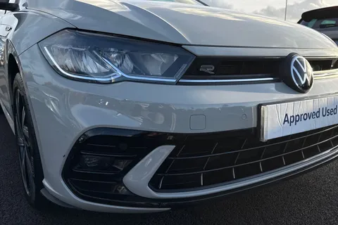 FG22HKP Volkswagen Polo 1.0 TSI 110 R-Line 5dr DSG **17' BERGAMO ALLOYS** Thumbnail #10