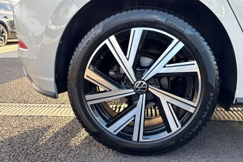 FG22HKP Volkswagen Polo 1.0 TSI 110 R-Line 5dr DSG **17' BERGAMO ALLOYS** Thumbnail #11