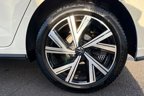 FG22HKP Volkswagen Polo 1.0 TSI 110 R-Line 5dr DSG **17' BERGAMO ALLOYS** Thumbnail #12
