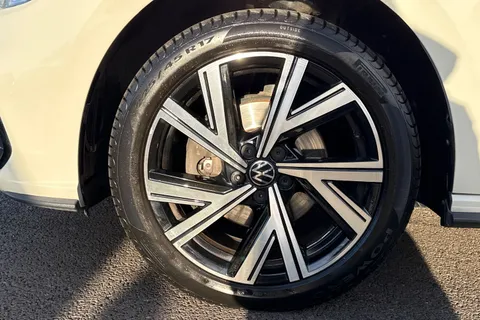 FG22HKP Volkswagen Polo 1.0 TSI 110 R-Line 5dr DSG **17' BERGAMO ALLOYS** Thumbnail #13