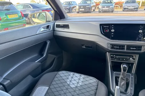 FG22HKP Volkswagen Polo 1.0 TSI 110 R-Line 5dr DSG **17' BERGAMO ALLOYS** Thumbnail #21