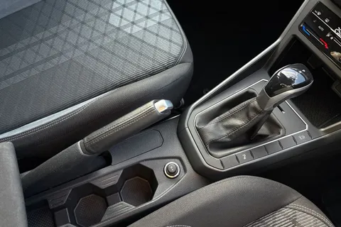 FG22HKP Volkswagen Polo 1.0 TSI 110 R-Line 5dr DSG **17' BERGAMO ALLOYS** Thumbnail #24