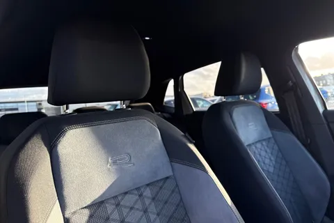 FG22HKP Volkswagen Polo 1.0 TSI 110 R-Line 5dr DSG **17' BERGAMO ALLOYS** Thumbnail #25