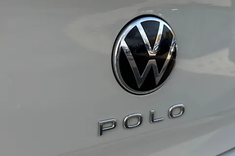 FG22HKP Volkswagen Polo 1.0 TSI 110 R-Line 5dr DSG **17' BERGAMO ALLOYS** Thumbnail #26