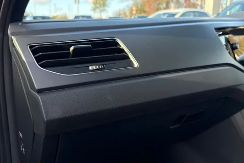 FG22HKP Volkswagen Polo 1.0 TSI 110 R-Line 5dr DSG **17' BERGAMO ALLOYS** Thumbnail #31