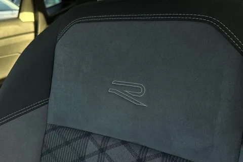 FG22HKP Volkswagen Polo 1.0 TSI 110 R-Line 5dr DSG **17' BERGAMO ALLOYS** Thumbnail #32